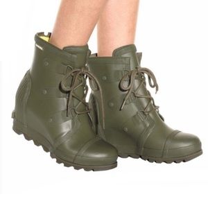Sorel | Women’s Joan Rain Wedge Boots 9.5